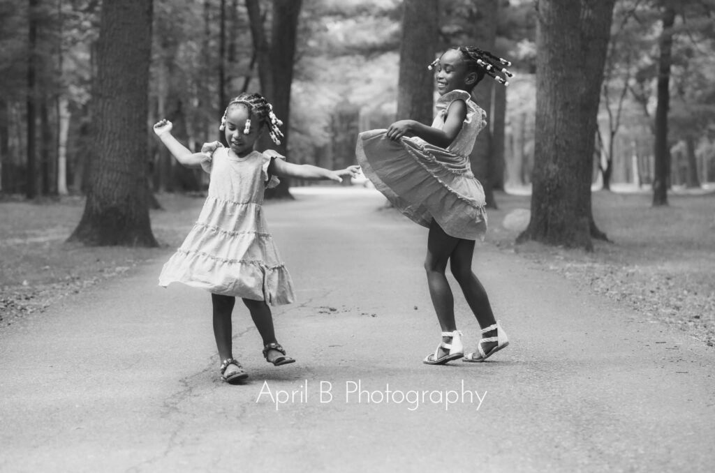 sisters dancing